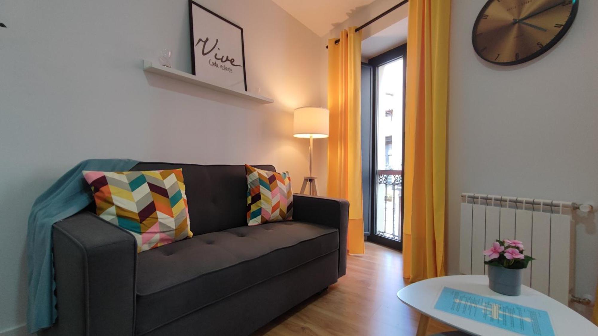 Apartamentos Aptio Oviedo Bagian luar foto