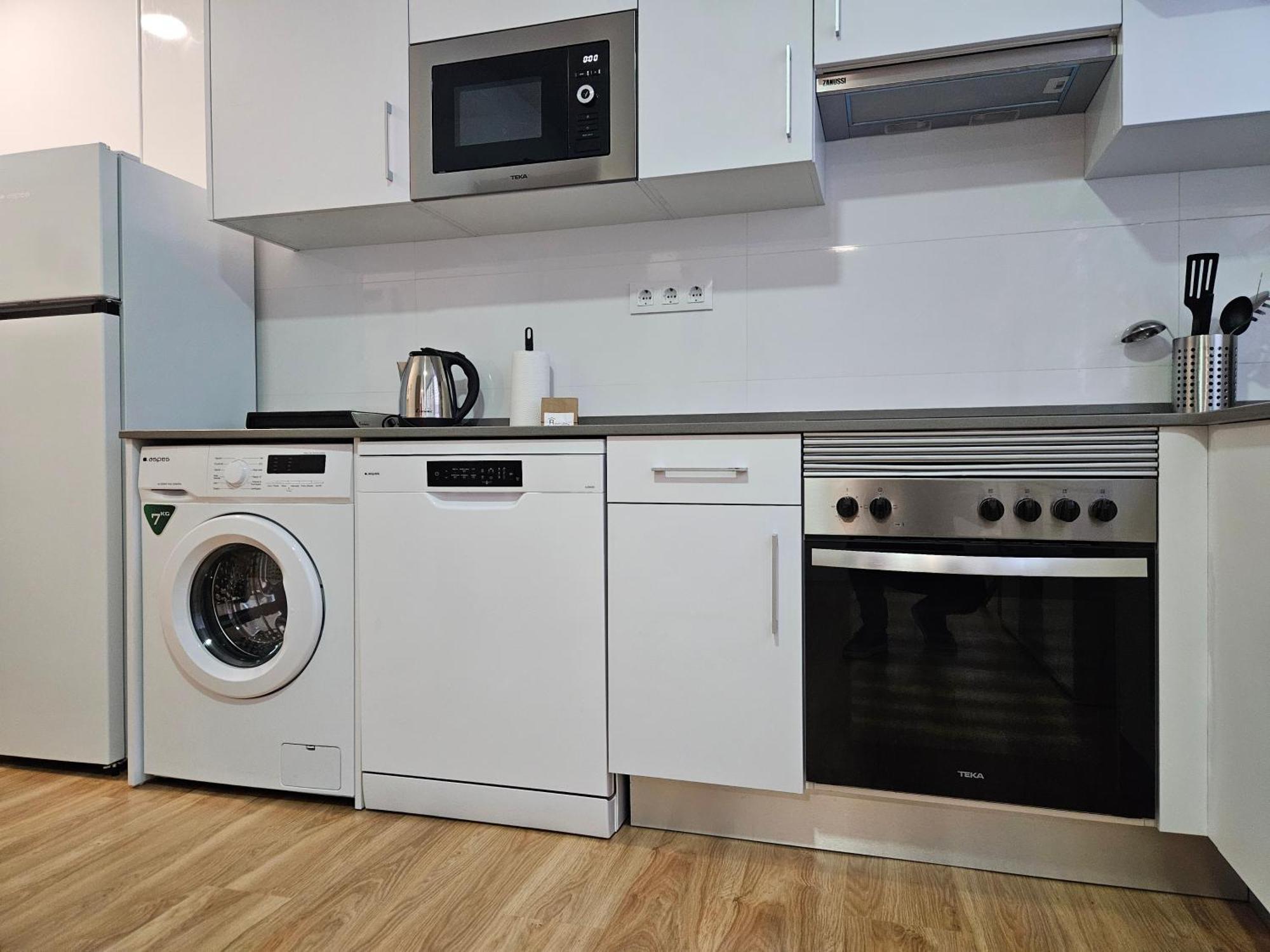 Apartamentos Aptio Oviedo Bagian luar foto