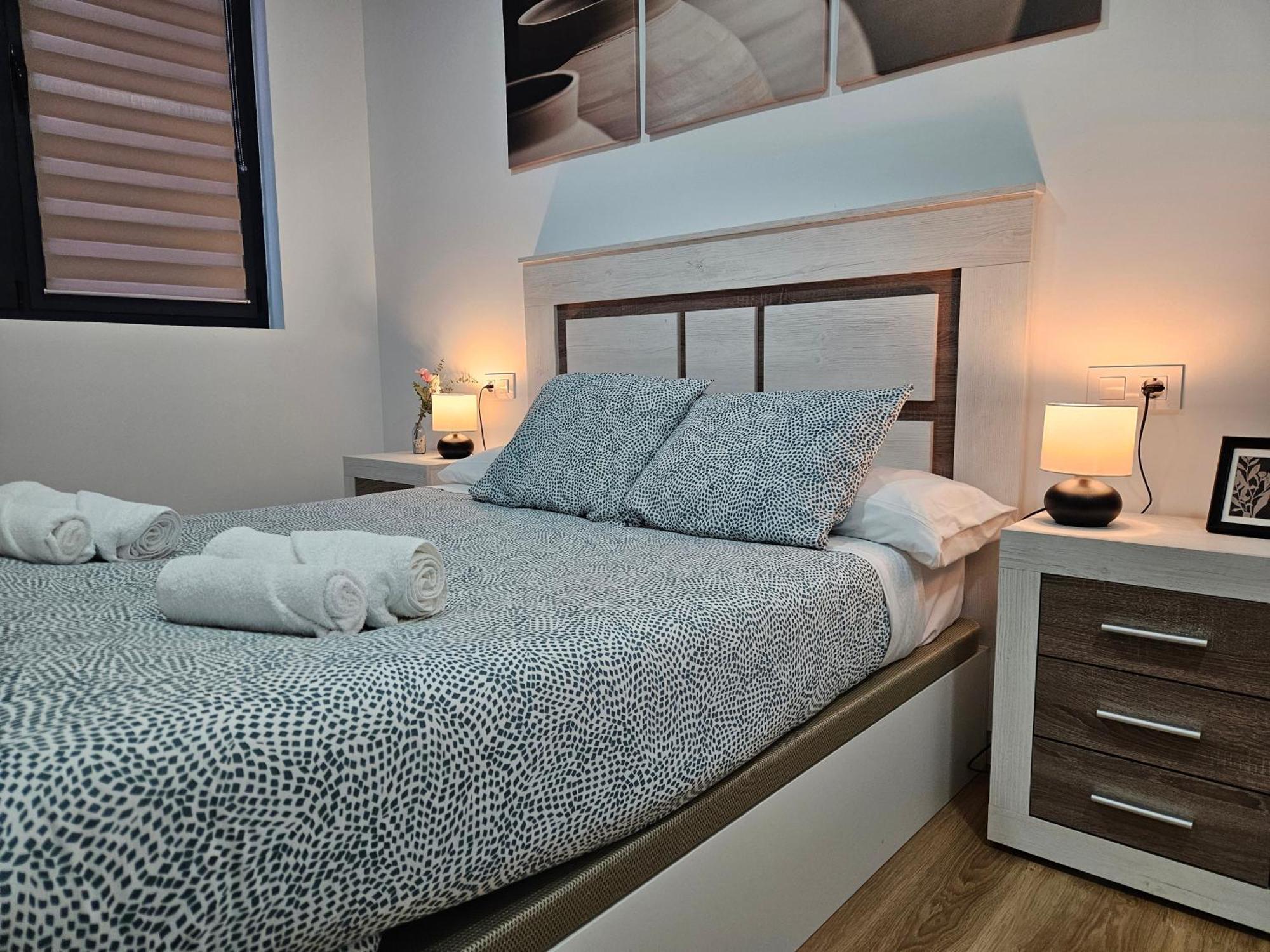 Apartamentos Aptio Oviedo Bagian luar foto