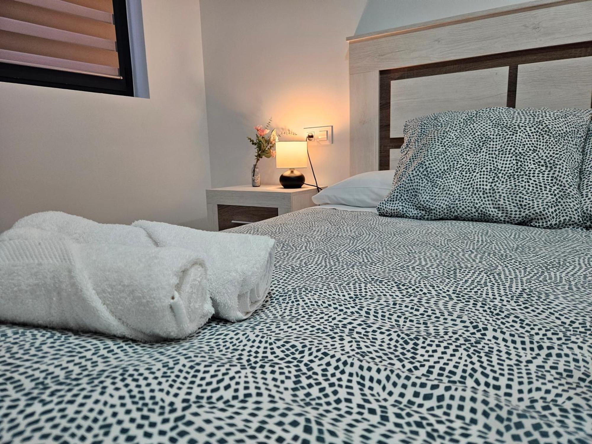Apartamentos Aptio Oviedo Bagian luar foto